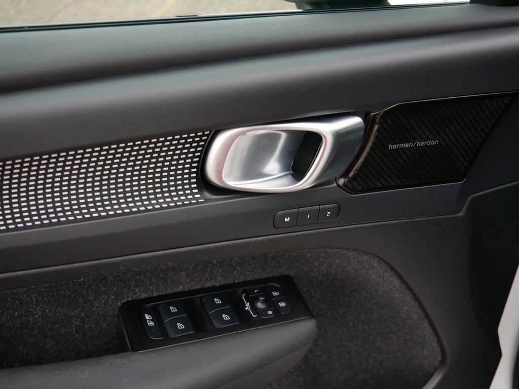 Used 2021 Volvo XC40 P8 Recharge w/ Advanced Package image 15