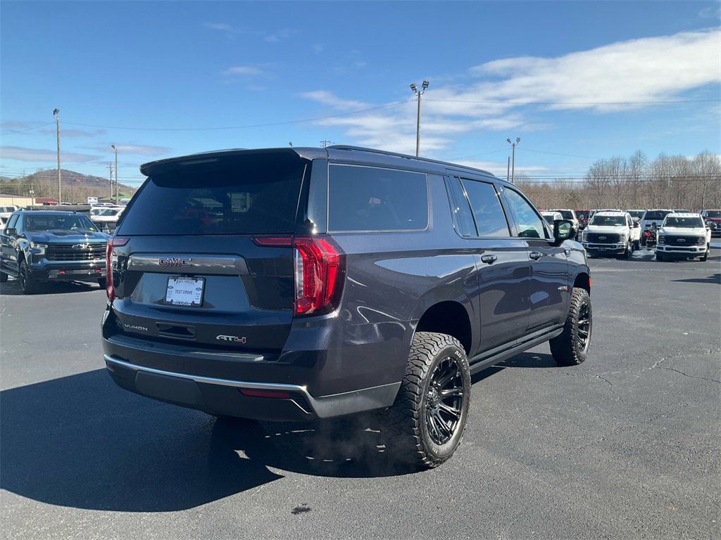 Used 2023 GMC Yukon XL AT4 image 3