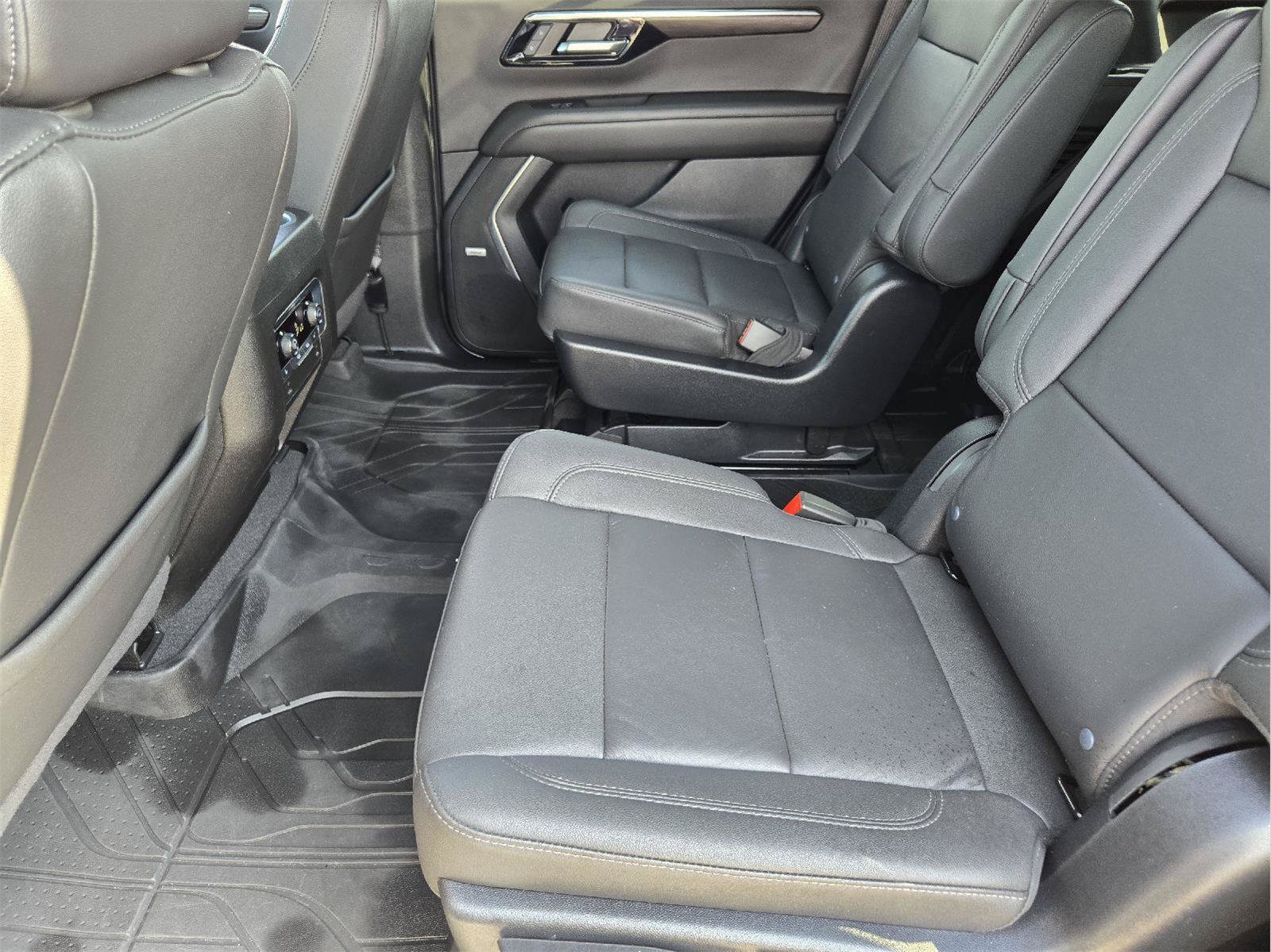 Used 2025 Chevrolet Tahoe Z71 w/ Comfort Package AWD/4WD image 28