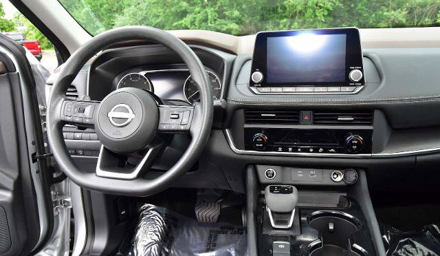 Used 2023 Nissan Rogue SV AWD/4WD image 17