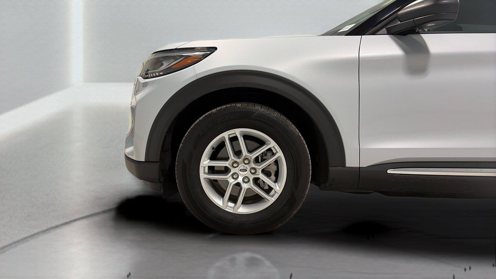 Certified 2025 Ford Explorer Active RWD image 28