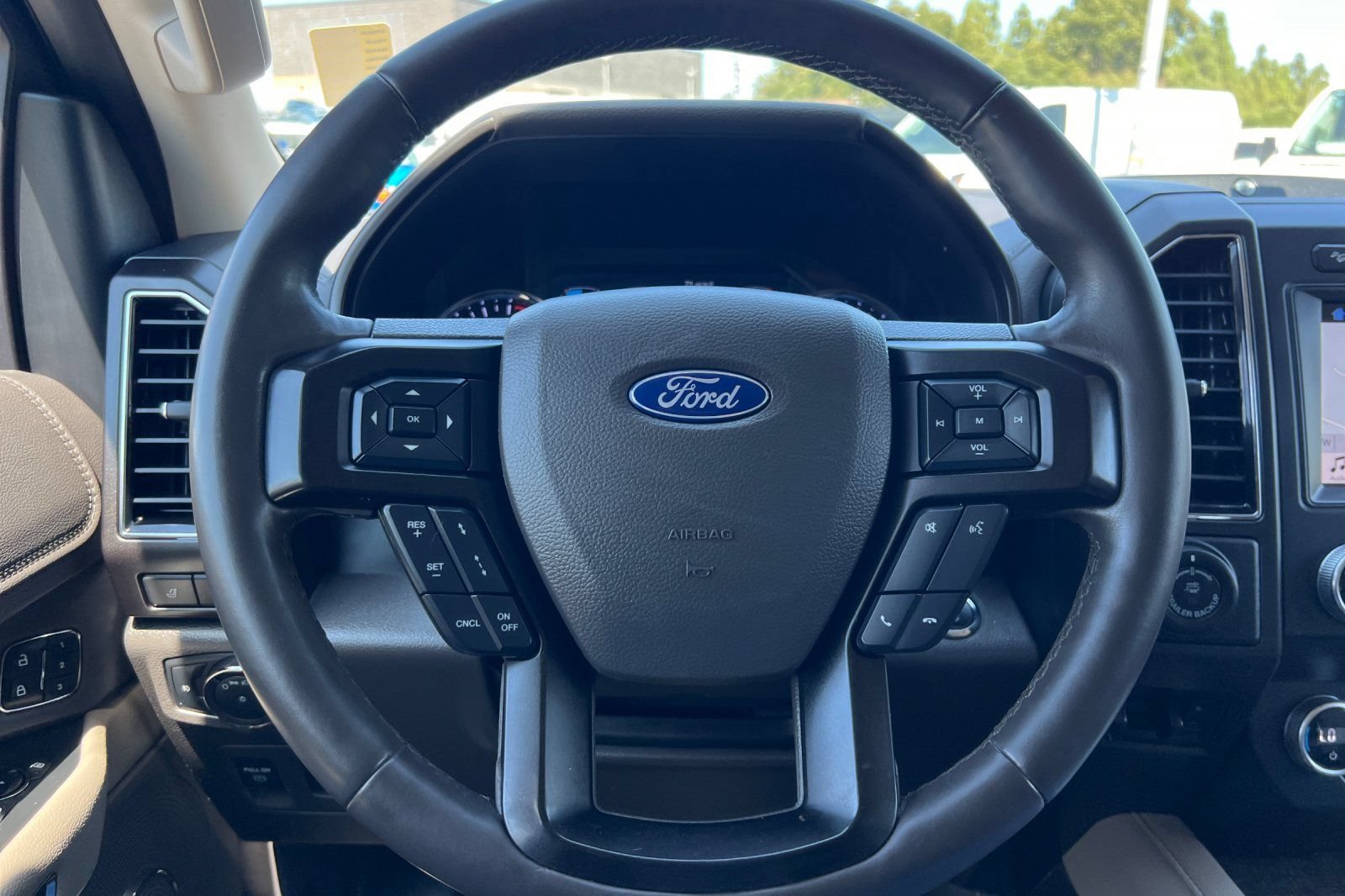 Certified 2019 Ford Expedition Limited w/ Special Edition Package AWD/4WD image 26
