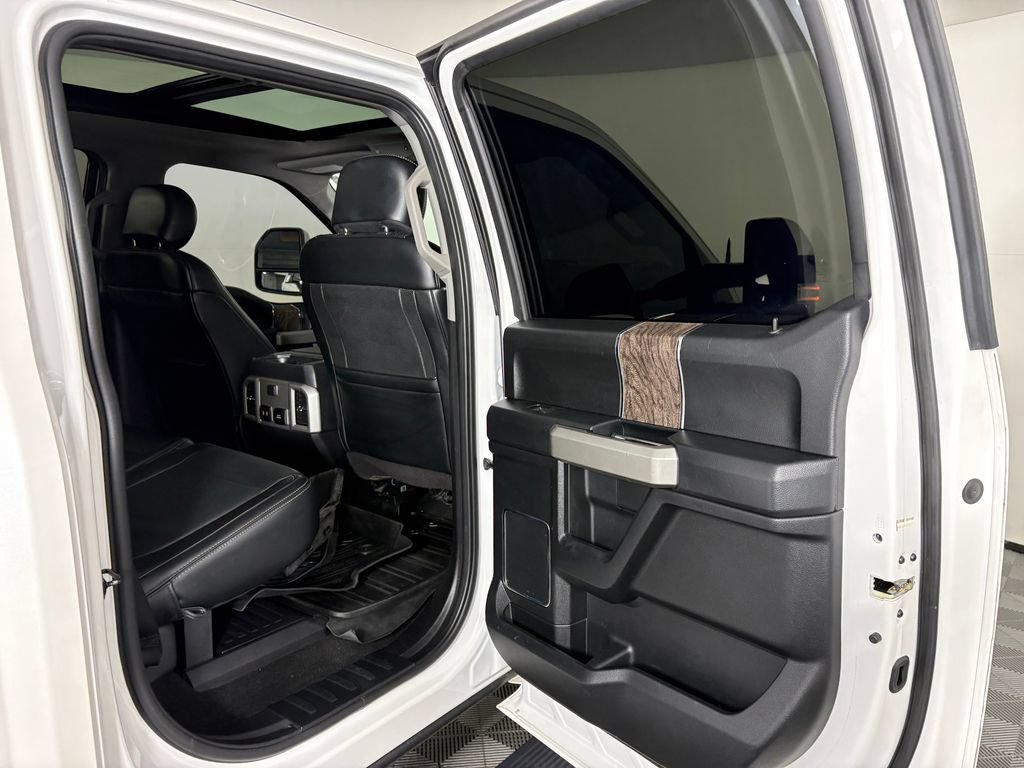Certified 2019 Ford F250 Lariat w/ Lariat Ultimate Package AWD/4WD image 32