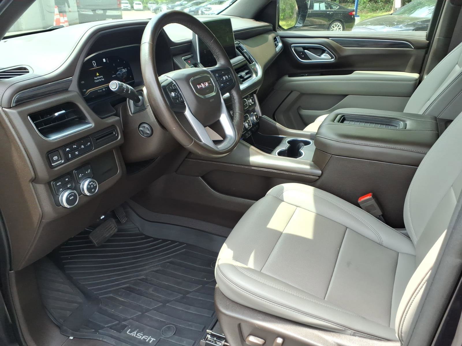 Used 2022 GMC Yukon XL SLT w/ SLT Premium Package AWD/4WD image 10