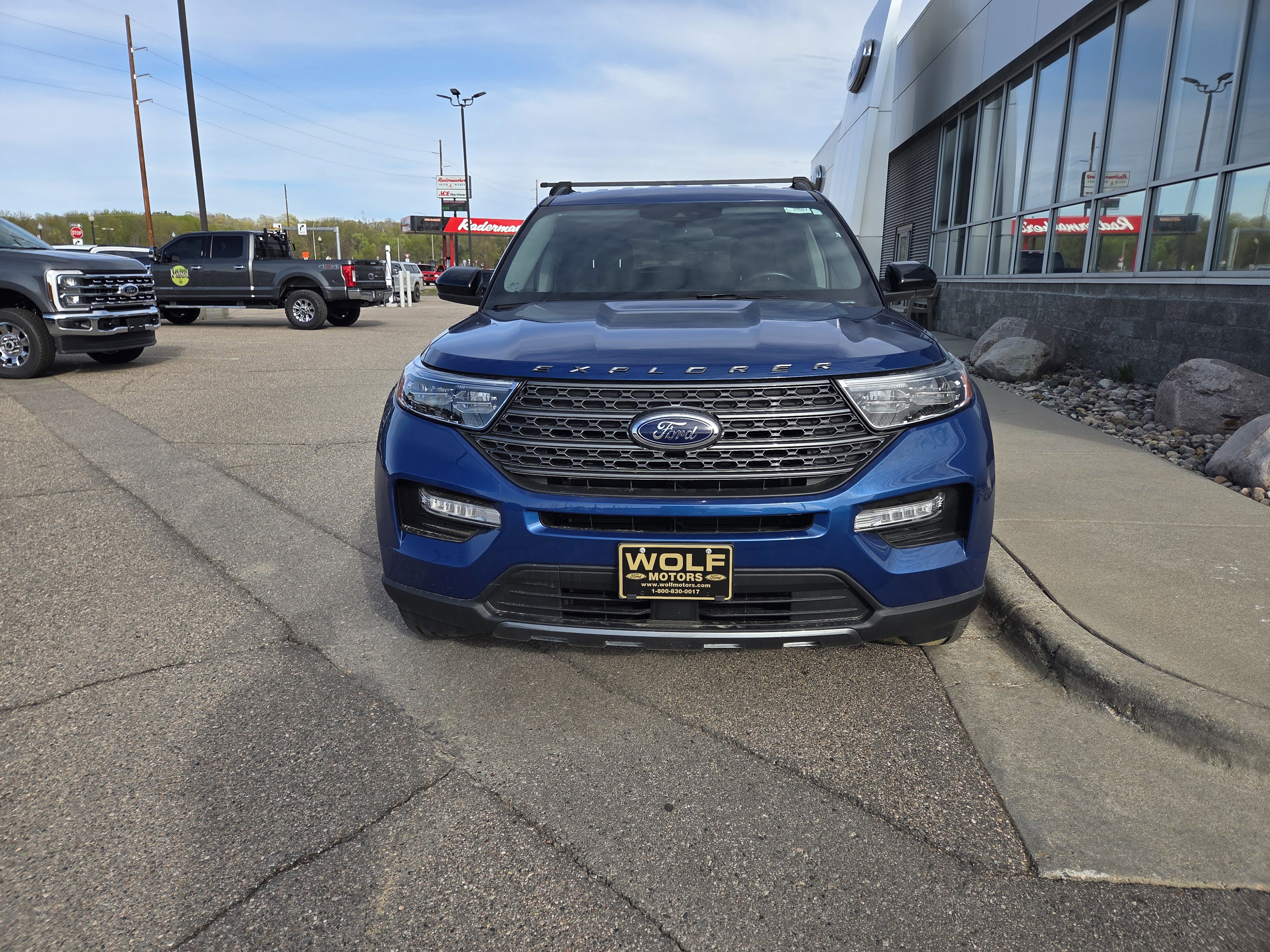 Certified 2023 Ford Explorer XLT w/ Equipment Group 202A AWD/4WD image 4