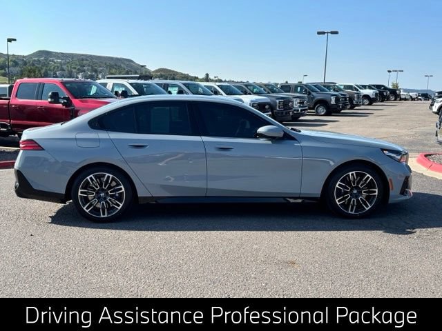 Used 2026 BMW 550e xDrive AWD/4WD image 7