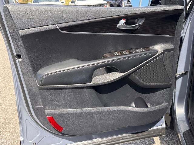 Used 2020 Kia Sorento FWD V6 image 15