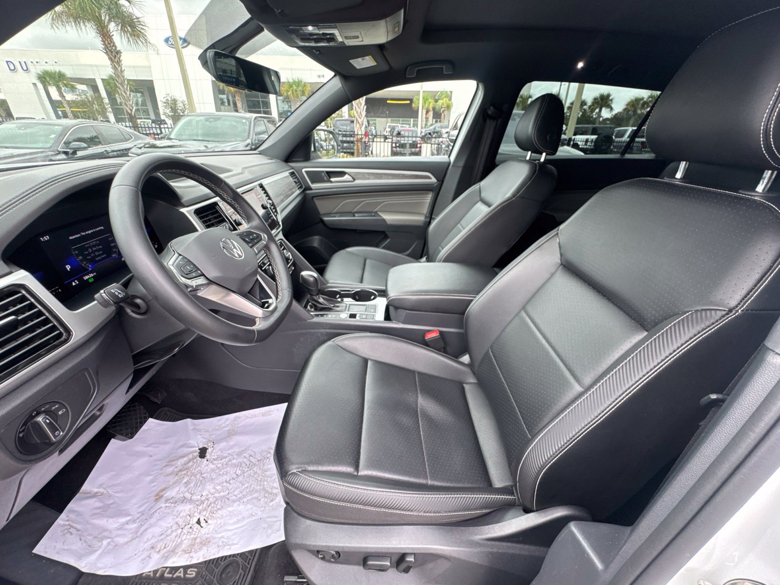 Used 2022 Volkswagen Atlas Cross Sport SE FWD image 13