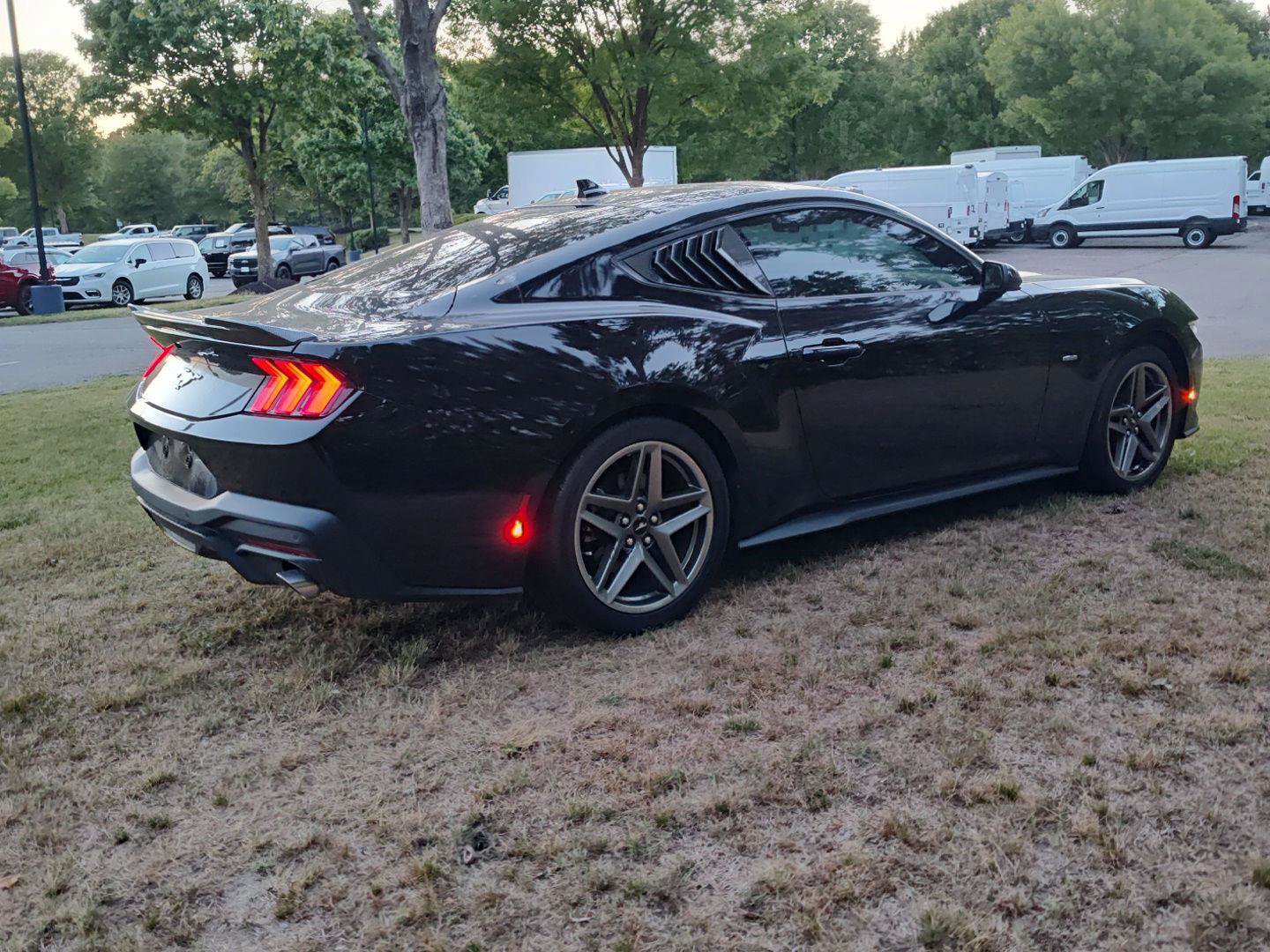 Certified 2024 Ford Mustang Coupe RWD image 5