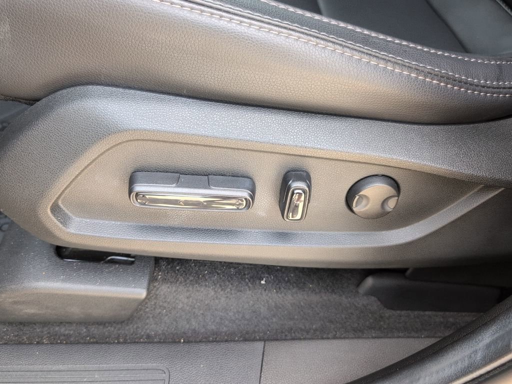 Used 2024 Honda Pilot Touring image 9