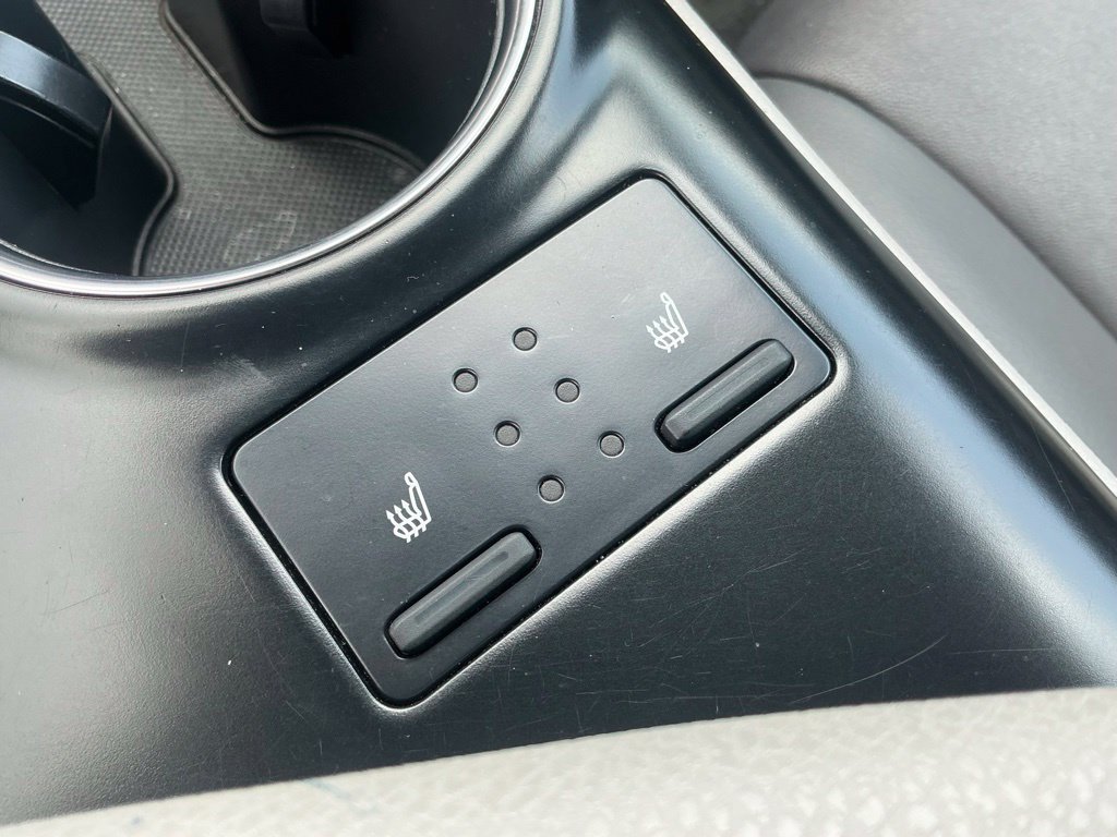 Used 2020 Toyota Camry XLE FWD image 39