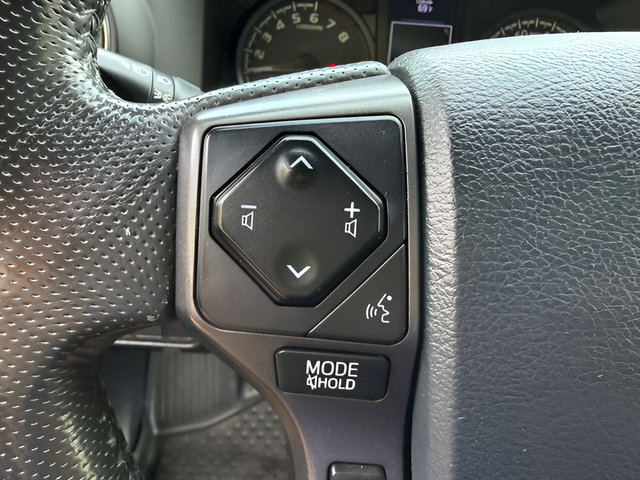 Used 2018 Toyota Tacoma TRD Sport w/ Technology Package AWD/4WD image 13