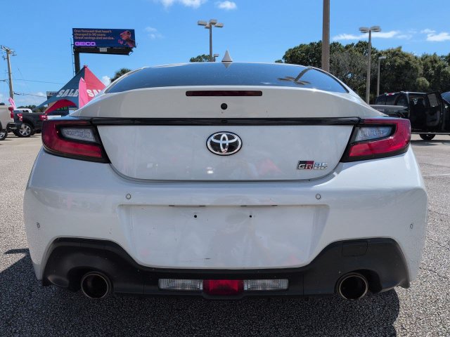 Used 2024 Toyota GR86 RWD image 5