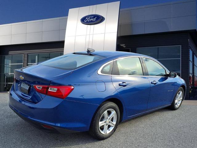 Used 2023 Chevrolet Malibu LS FWD image 2