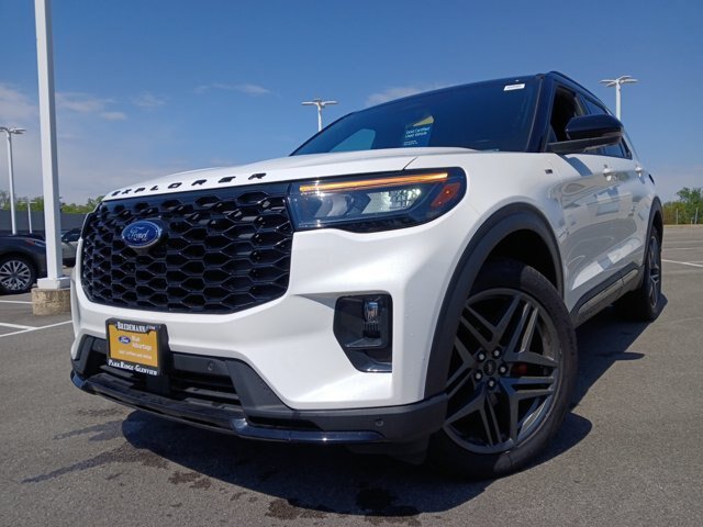 Certified 2025 Ford Explorer ST-Line w/ Premium Package AWD/4WD image 33
