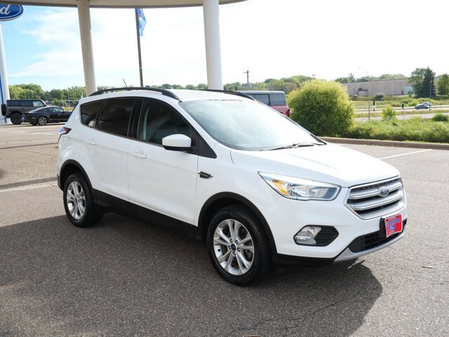 Certified 2018 Ford Escape SE w/ SE Sync 3 Package AWD/4WD image 3
