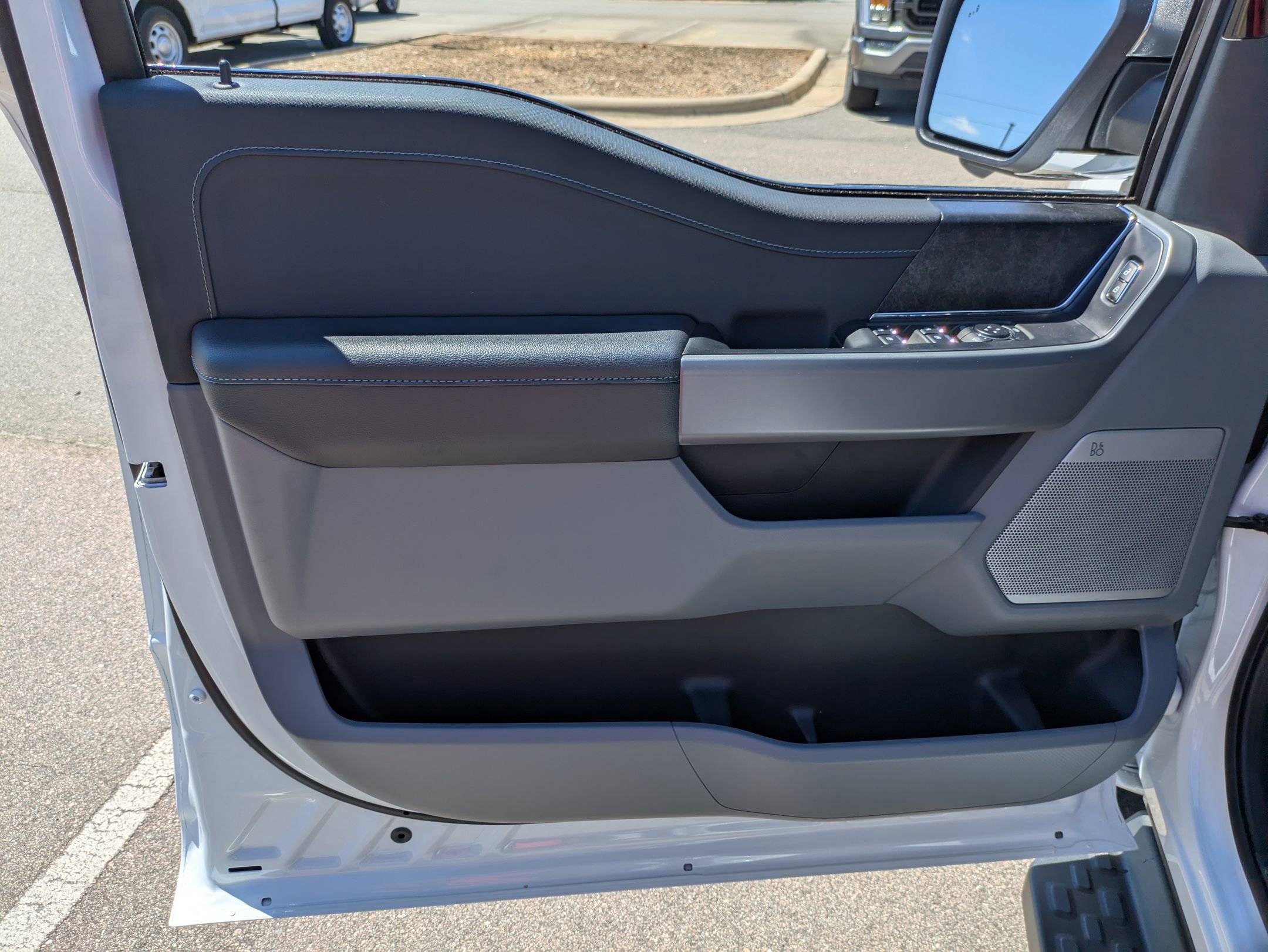 Certified 2025 Ford F150 Lightning Flash AWD/4WD image 19