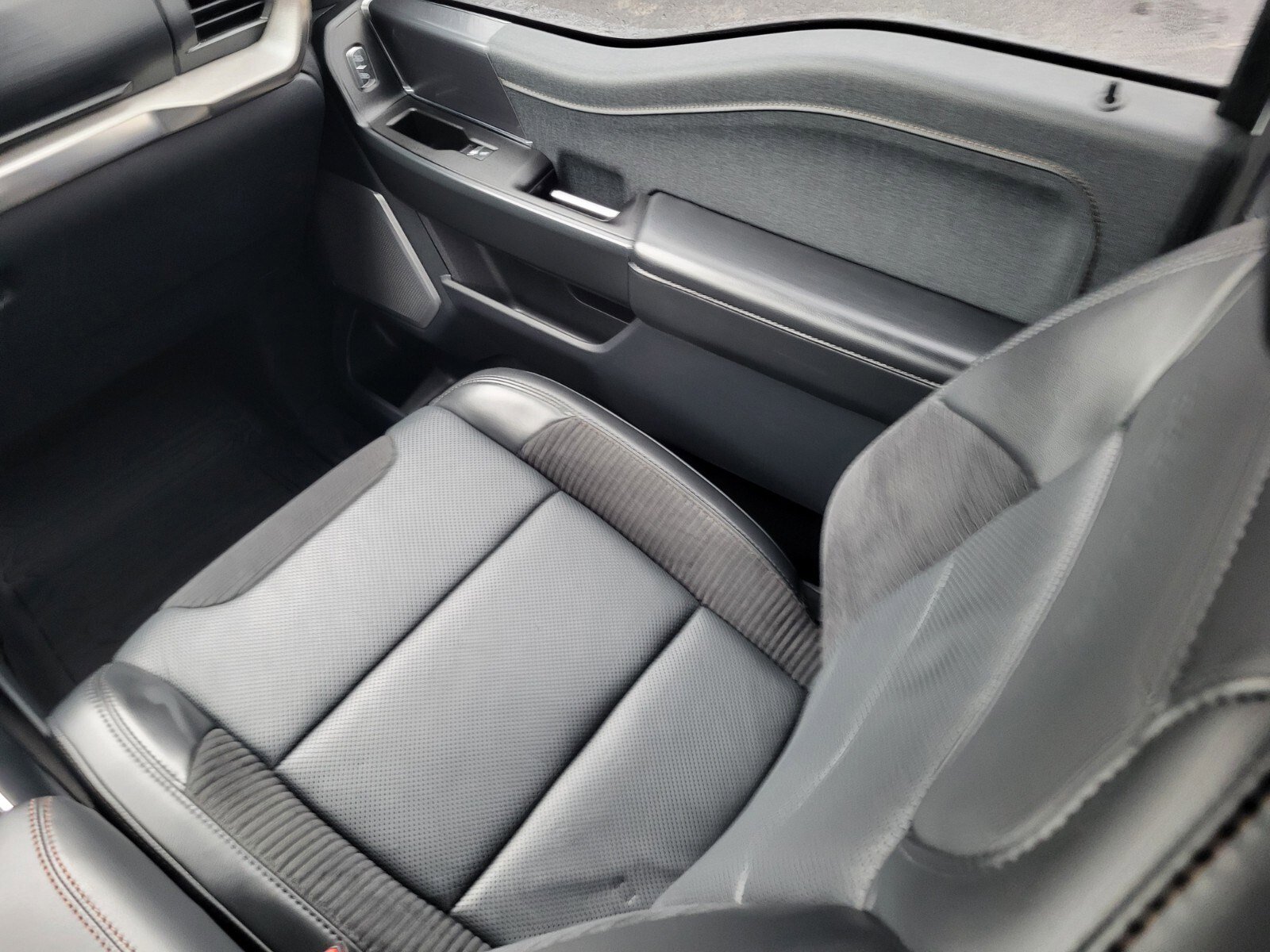 Certified 2023 Ford F150 Raptor image 14