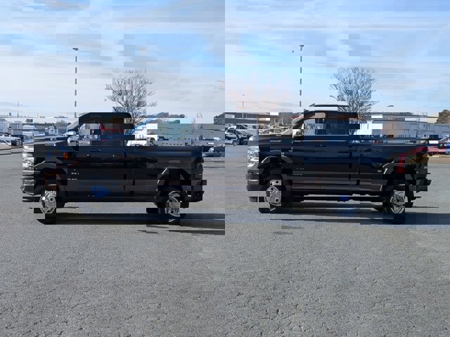 Used 2024 RAM 3500 Limited w/ Safety Group image 7