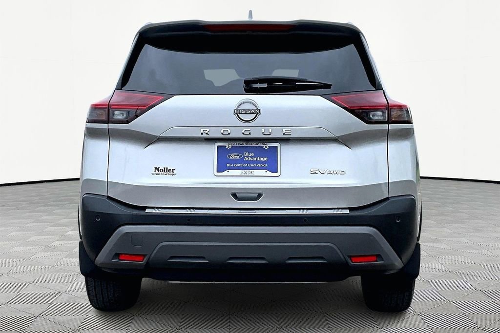 Used 2023 Nissan Rogue SV AWD/4WD image 3