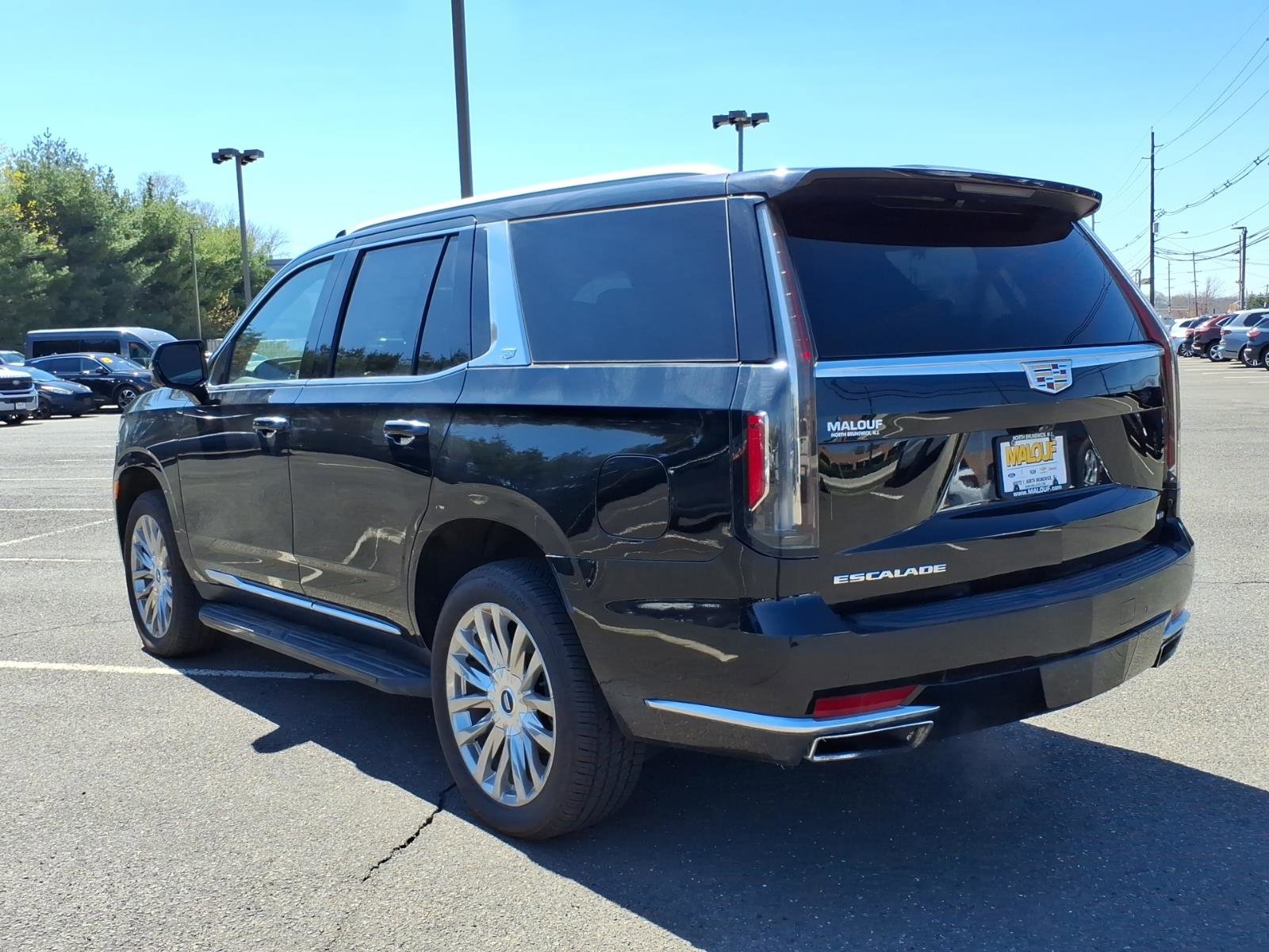 Used 2021 Cadillac Escalade Premium Luxury w/ Performance Package image 4