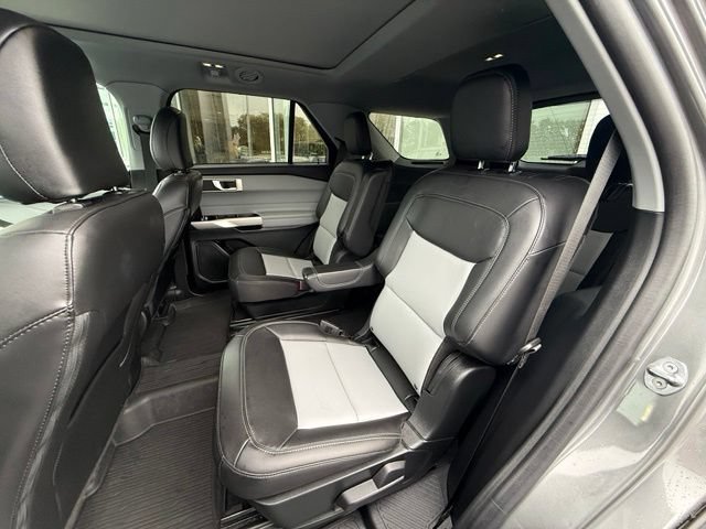 Certified 2023 Ford Explorer XLT w/ Equipment Group 202A AWD/4WD image 18
