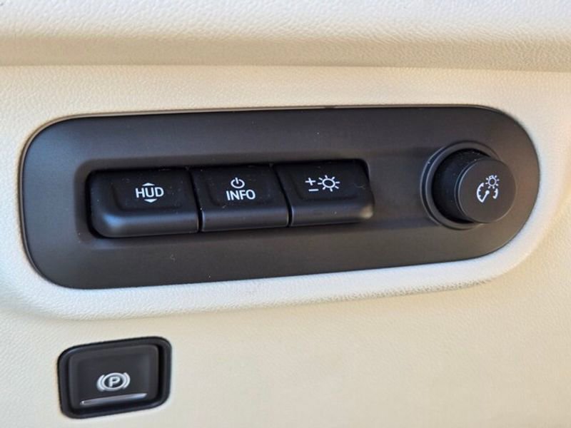 Used 2023 GMC Terrain Denali w/ Denali Premium Package image 34