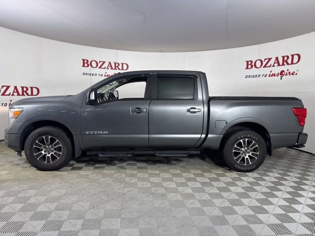 Used 2021 Nissan Titan SV w/ SV Convenience Package image 5