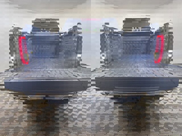 Used 2019 GMC Sierra 1500 SLT w/ SLT Premium Plus Package image 22