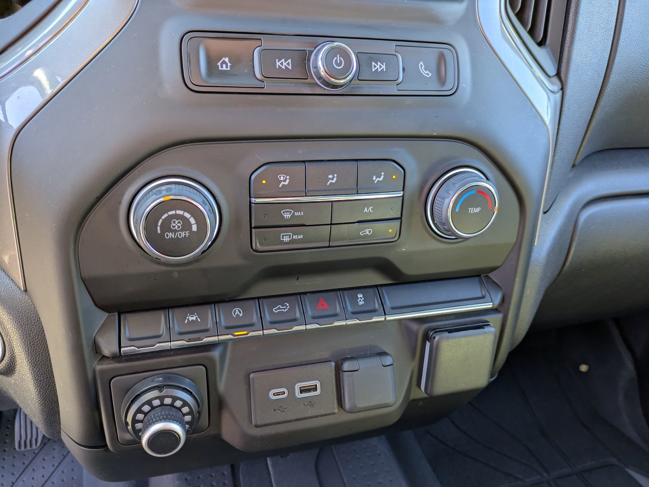 Used 2024 Chevrolet Silverado 1500 Custom image 21