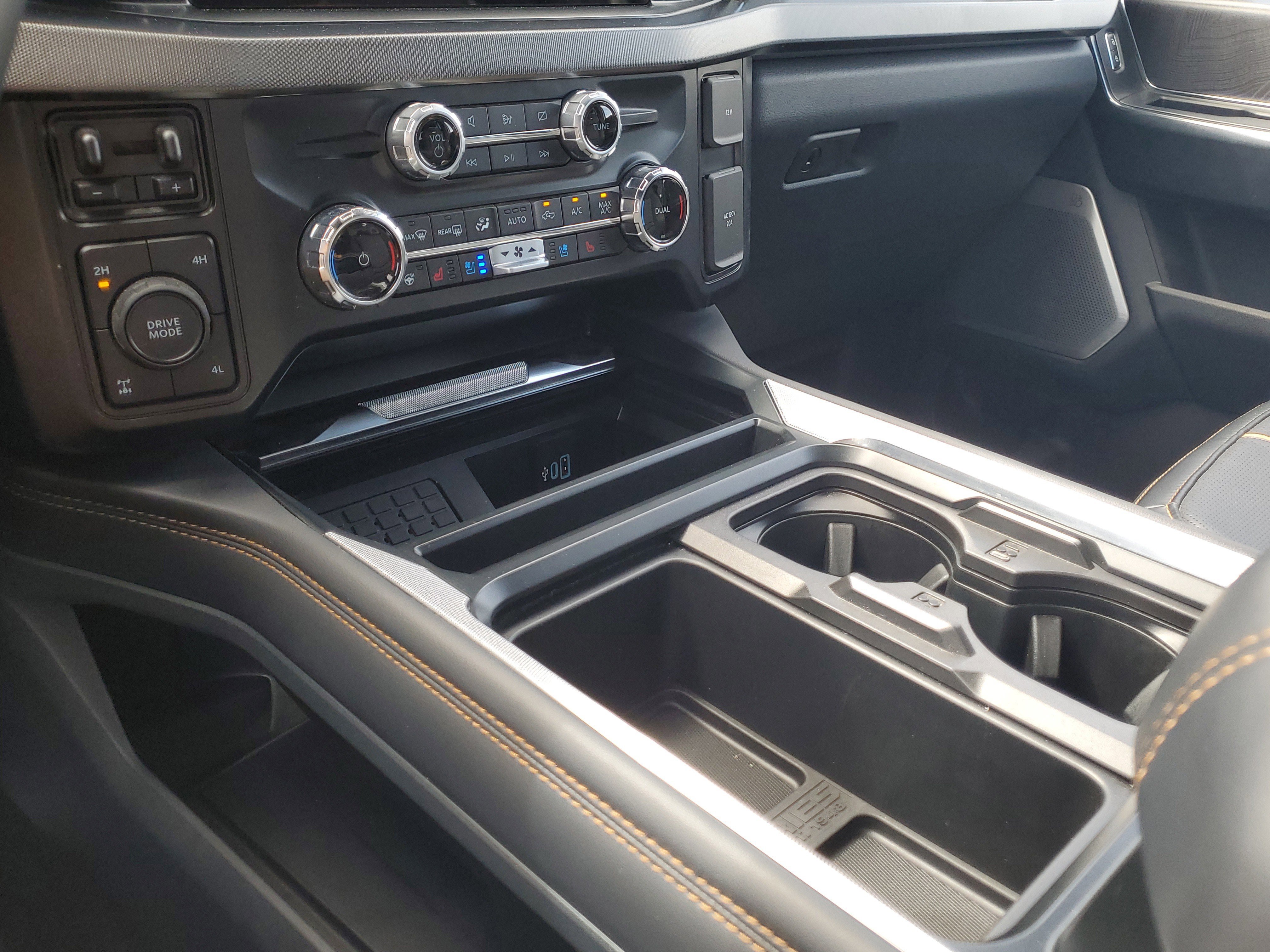 Certified 2024 Ford F350 Platinum w/ FX4 Off-Road Package image 27