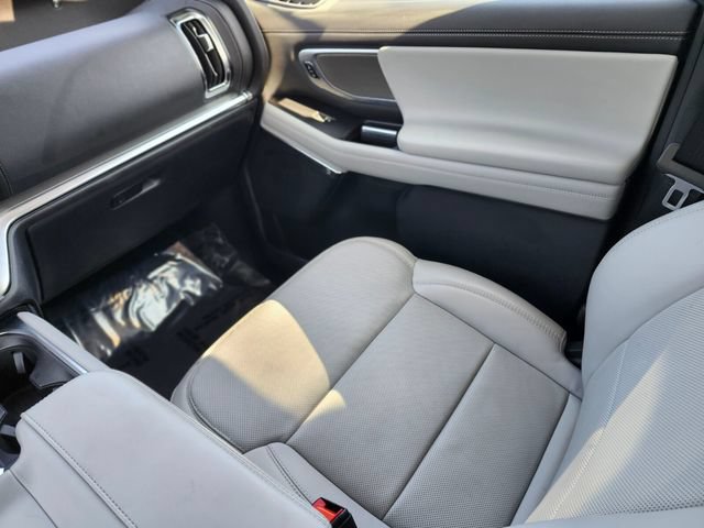 Certified 2025 Ford Expedition Max Platinum w/ Driver's Package AWD/4WD image 15