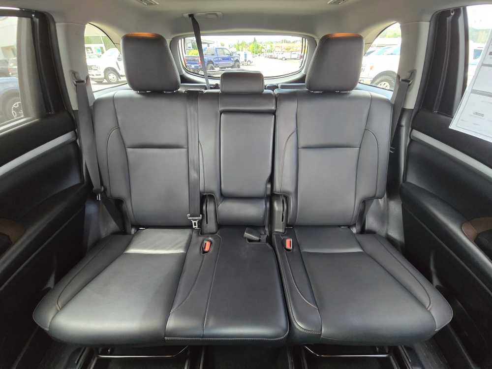 Used 2019 Toyota Highlander XLE AWD/4WD image 18
