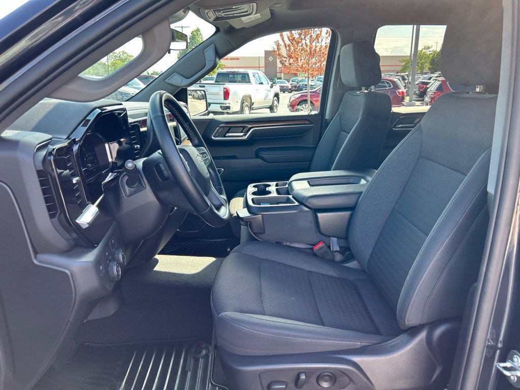 Used 2023 Chevrolet Silverado 1500 LT AWD/4WD image 10