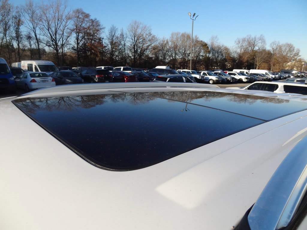 Certified 2022 Ford Explorer Platinum w/ Equipment Group 601A image 18