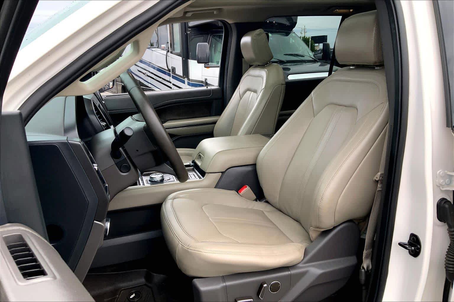Certified 2019 Ford Expedition Limited w/ Texas Edition Package RWD image 8