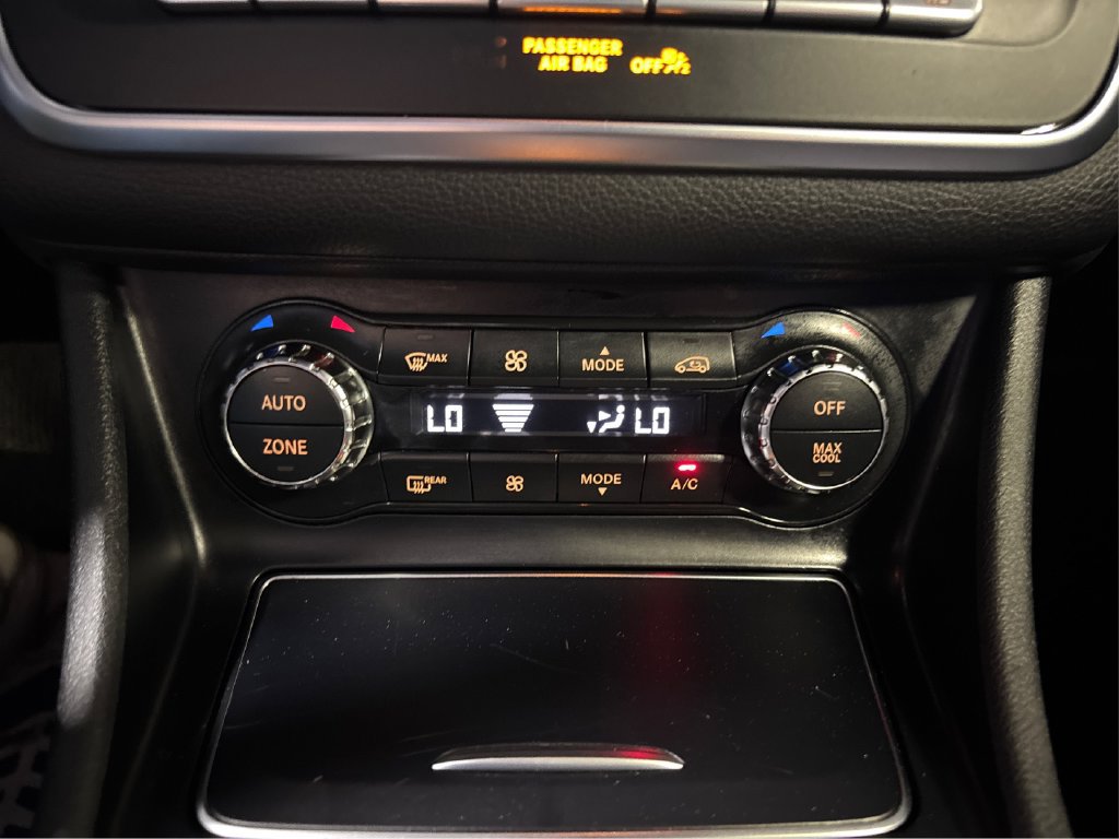 Used 2018 Mercedes-Benz CLA 250 4MATIC image 34