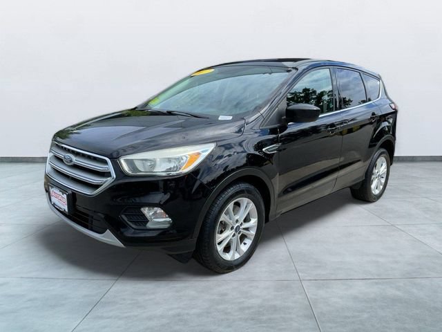Certified 2017 Ford Escape SE w/ SE Cold Weather Package AWD/4WD image 3