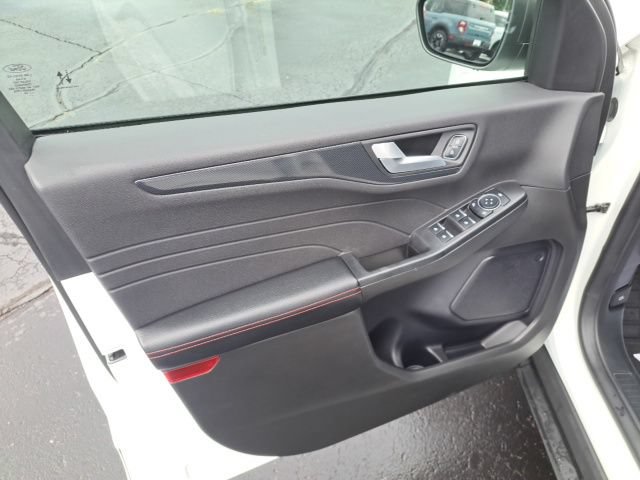 Certified 2024 Ford Escape ST-Line w/ Tech Pack #1 AWD/4WD image 10