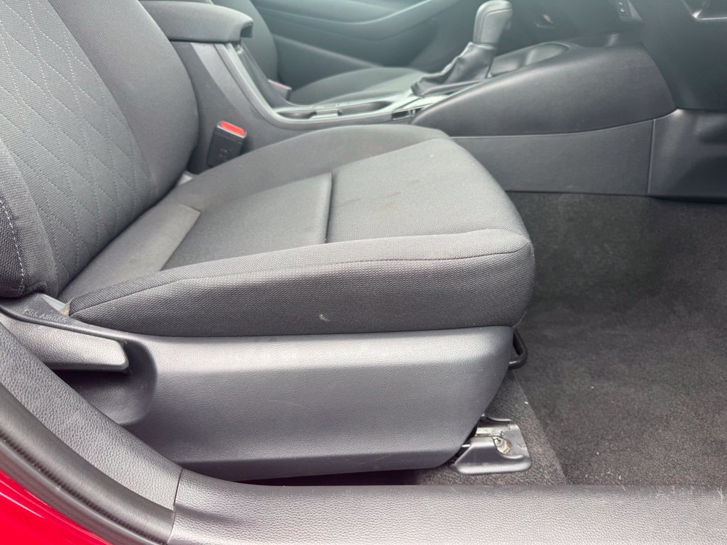 Used 2025 Toyota Corolla LE FWD image 17