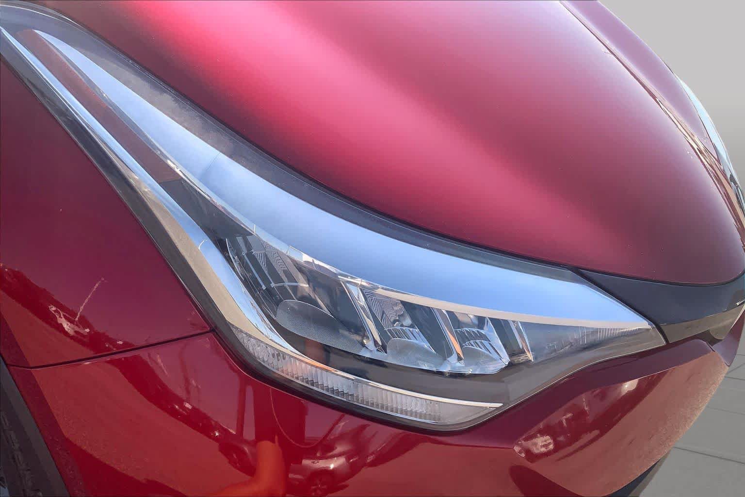 Used 2022 Toyota C-HR XLE FWD image 27