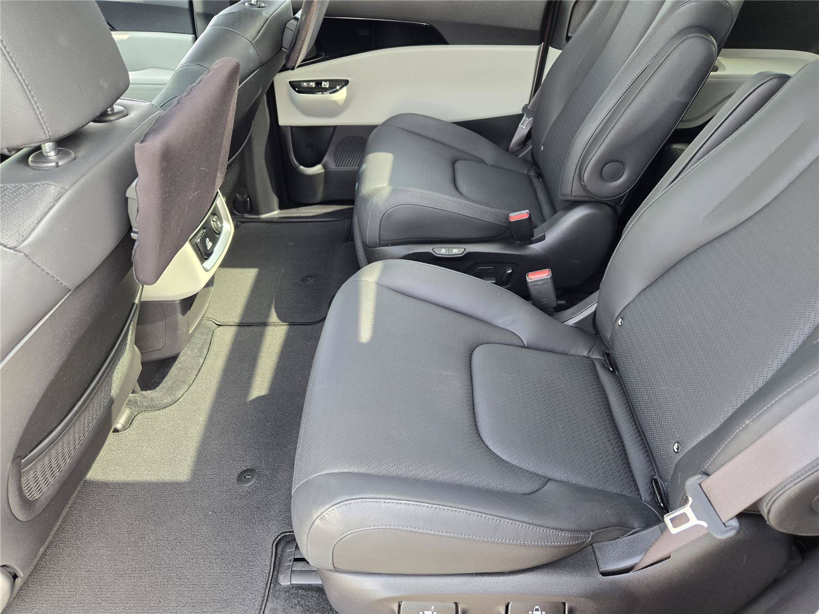 Used 2022 Kia Carnival SX Prestige FWD image 28