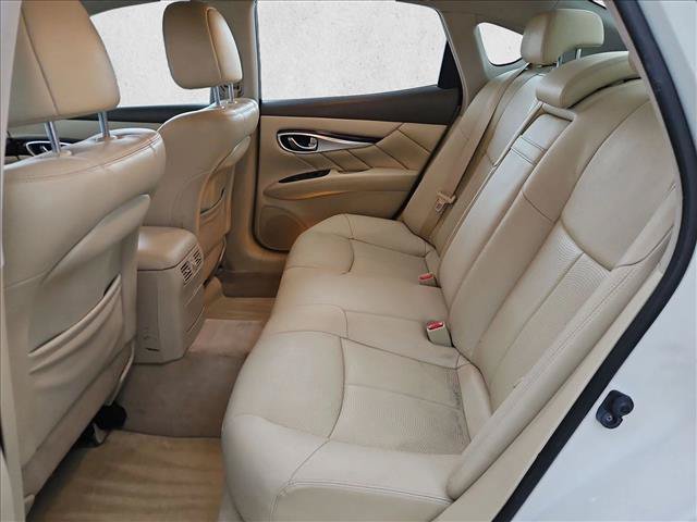 Used 2019 INFINITI Q70 Luxe AWD/4WD image 12