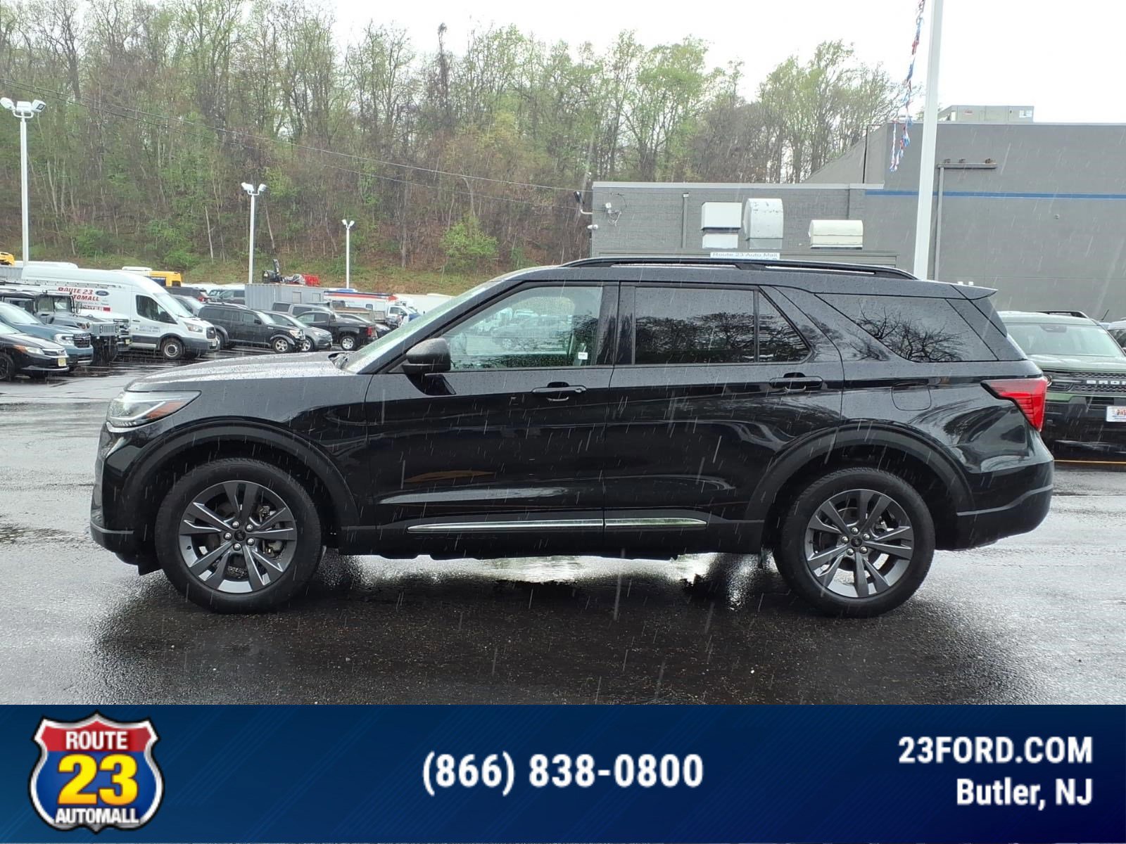 Certified 2025 Ford Explorer Active w/ Active Comfort Package AWD/4WD image 2