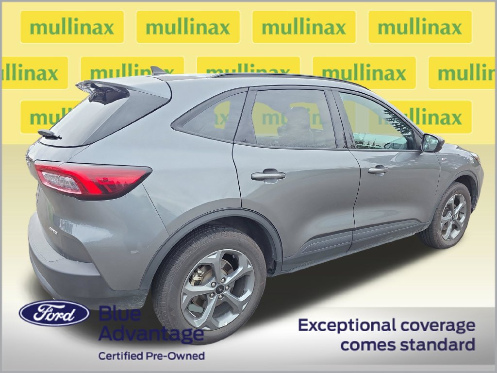 Certified 2025 Ford Escape ST-Line Select AWD/4WD image 3