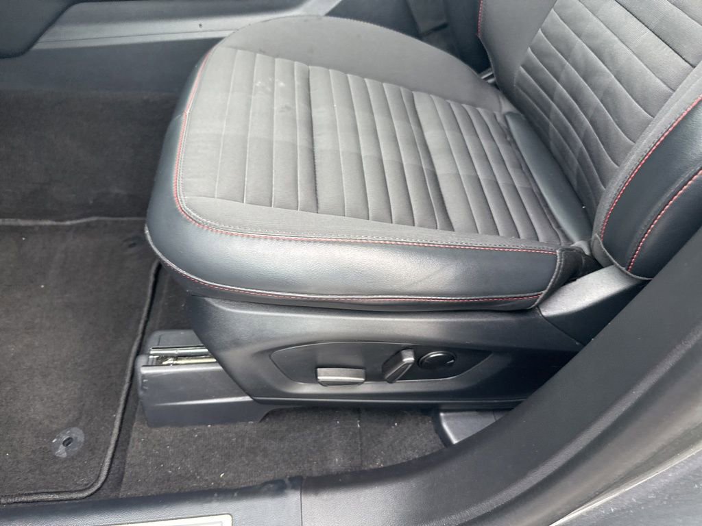 Certified 2025 Ford Explorer ST-Line image 19