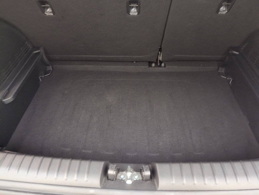 Used 2025 Kia Soul LX w/ LX Technology Package FWD image 30