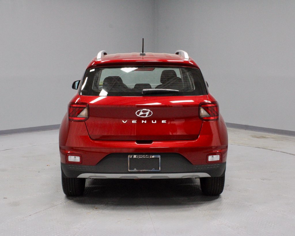 Used 2025 Hyundai Venue SEL FWD image 10