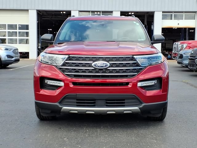 Certified 2024 Ford Explorer XLT w/ Equipment Group 202A AWD/4WD image 2