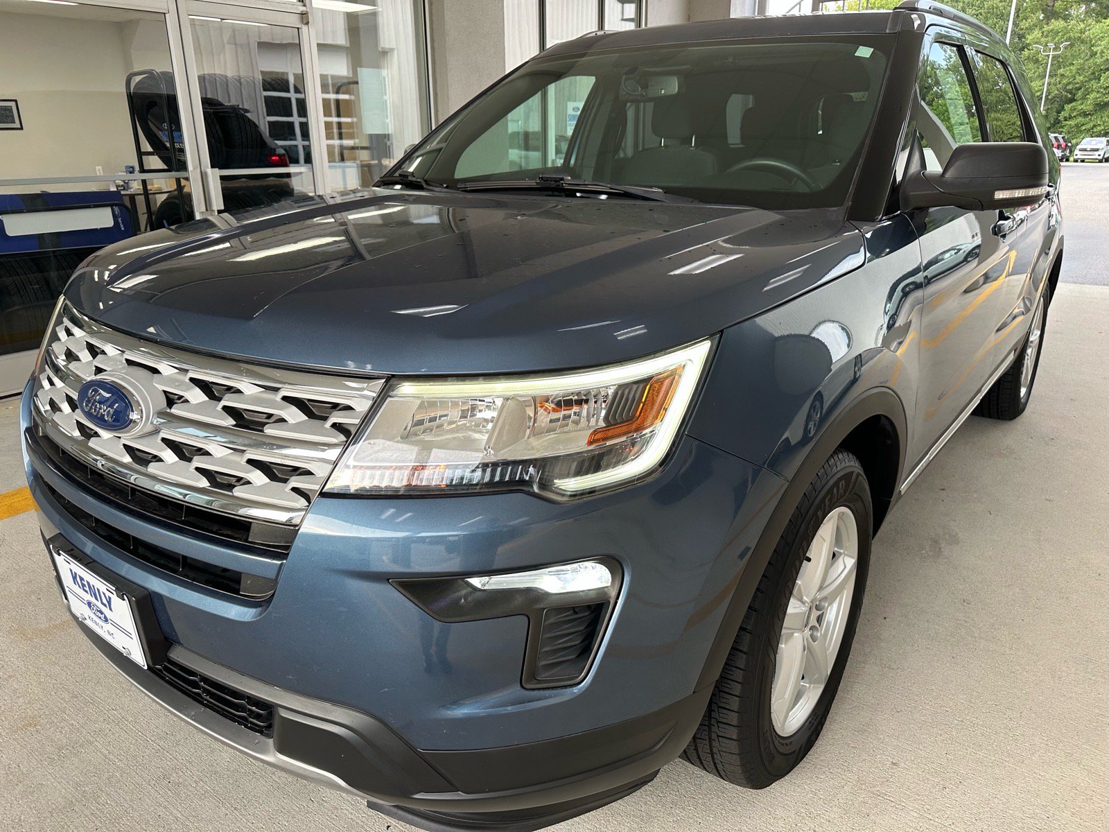 Certified 2019 Ford Explorer XLT w/ Equipment Group 201A FWD image 3